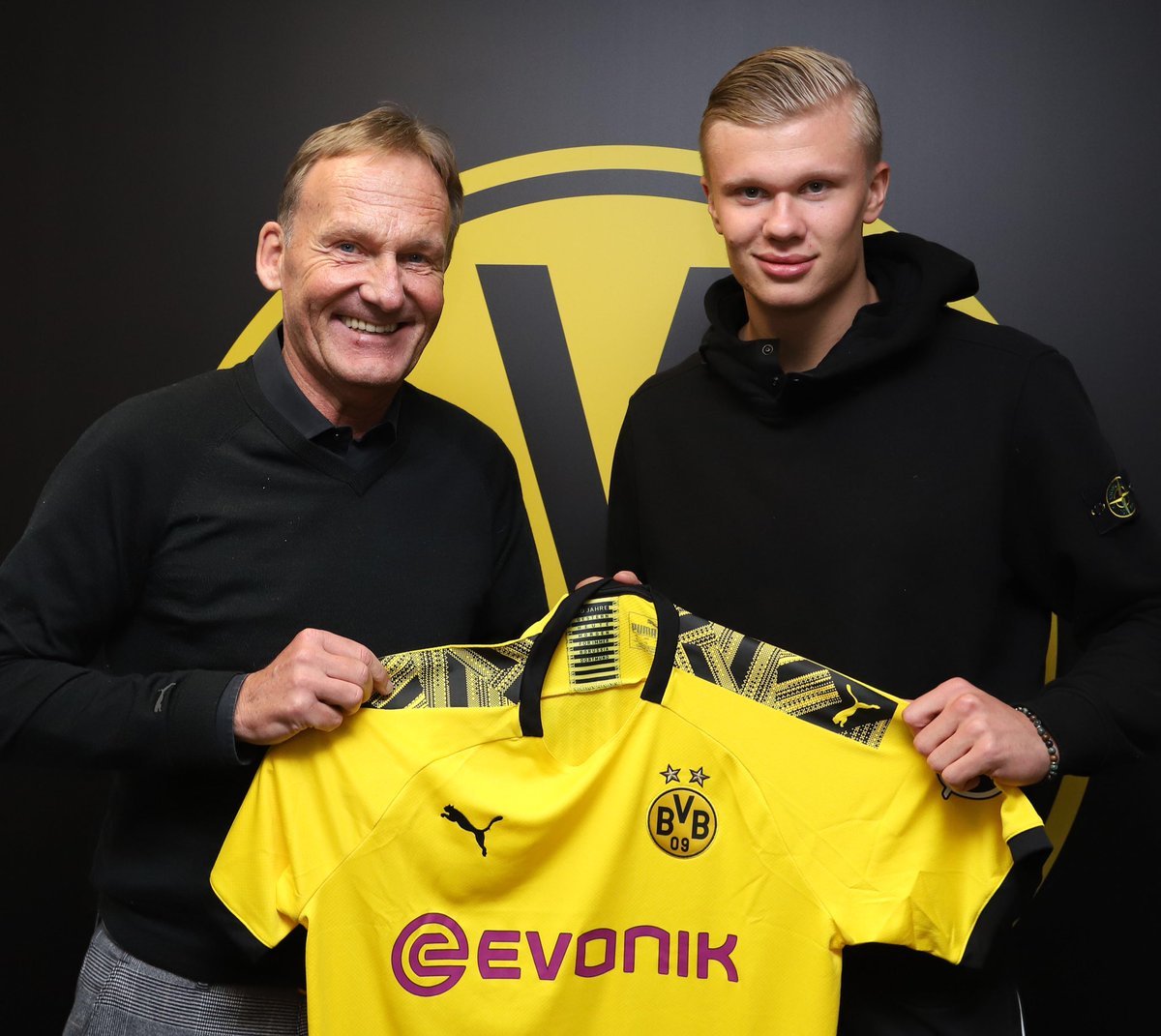 Erling gia nhập Dortmund với bom tấn 20 triệu euro