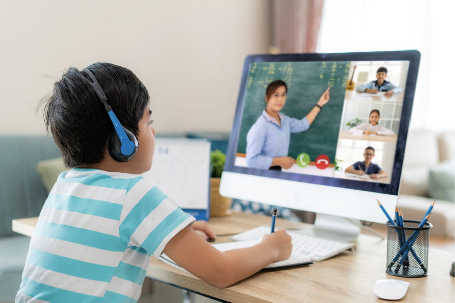 Trở thành gia sư dạy các em nhỏ thông qua hình thức online