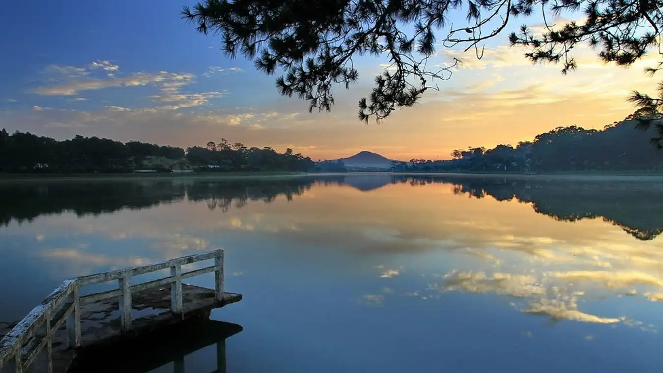 Hồ Xuân Hương vẫn mang một màu sắc đầy lãng mạn