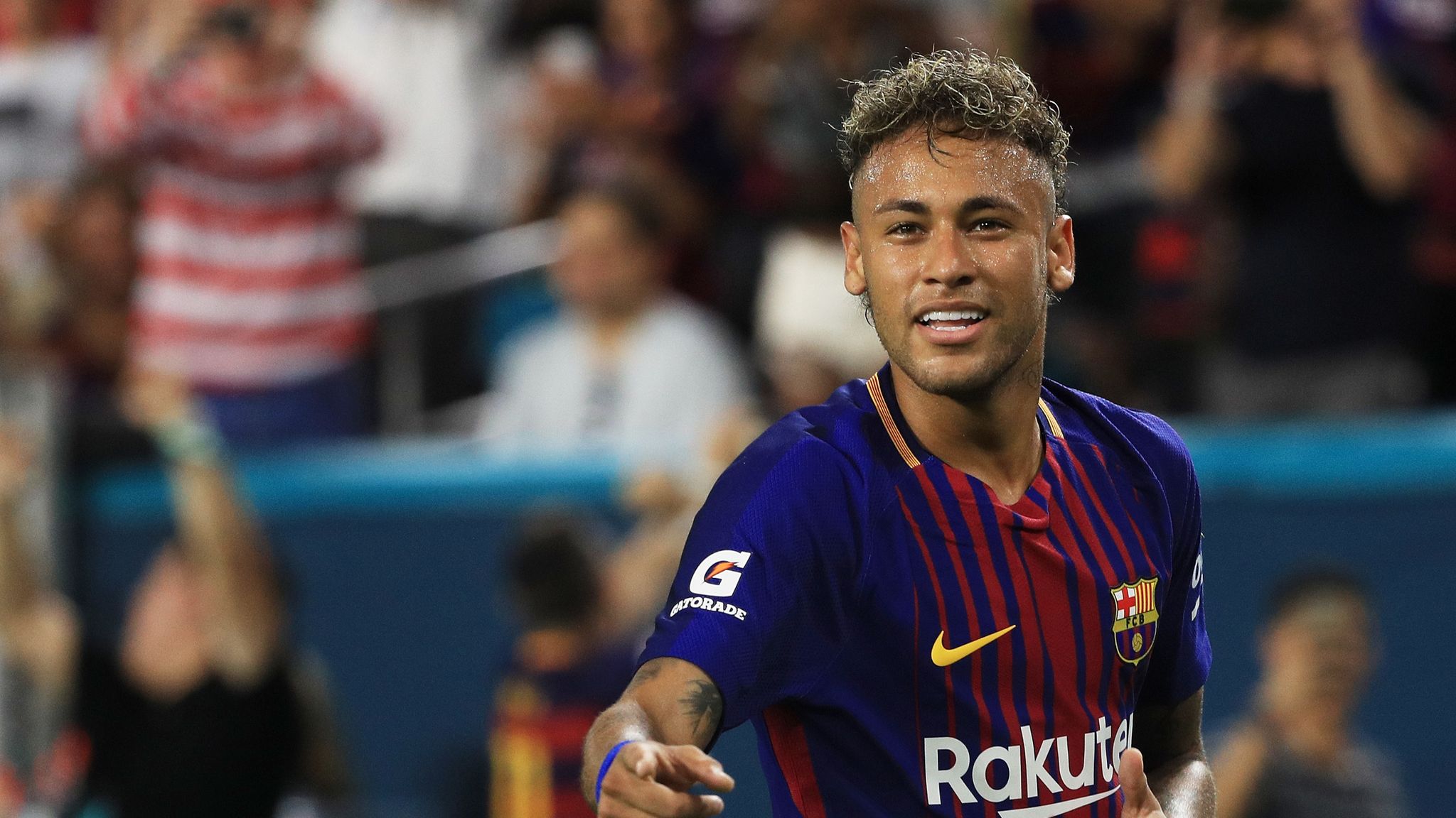 Hình ảnh của Neymar chuyển sang thi đấu ở châu âu và khoác áo CLB Bacelone